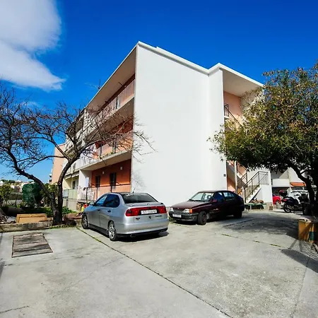 A3 - Apt With 2 Balconies 5 Min Walking To Beach * سبليت
