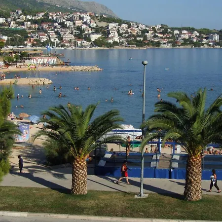 A3 - Apt With 2 Balconies 5 Min Walking To Beach شقة
